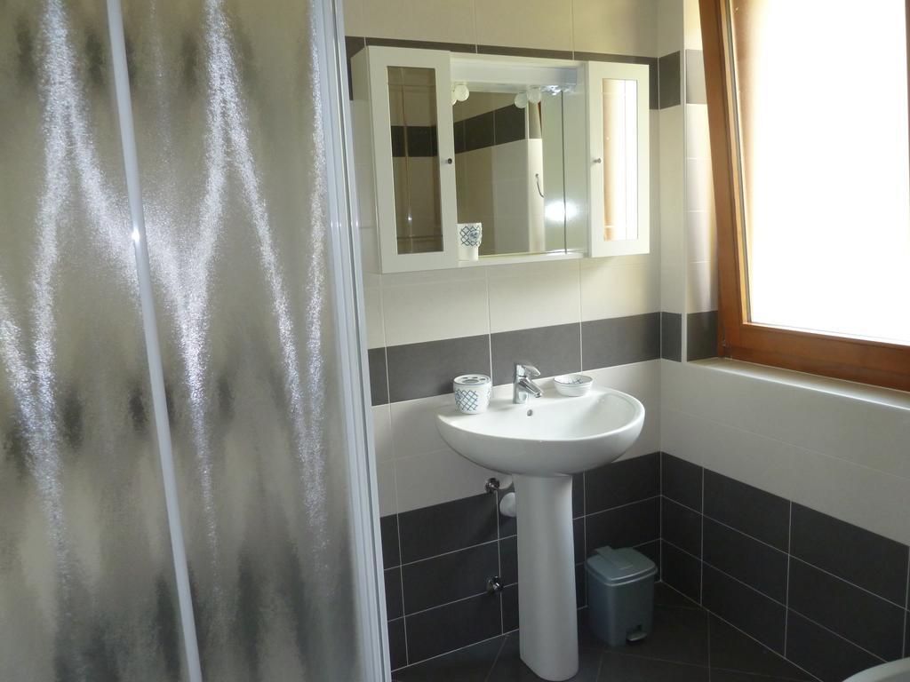 Casa Marisa Apartment Malcesine Phòng bức ảnh